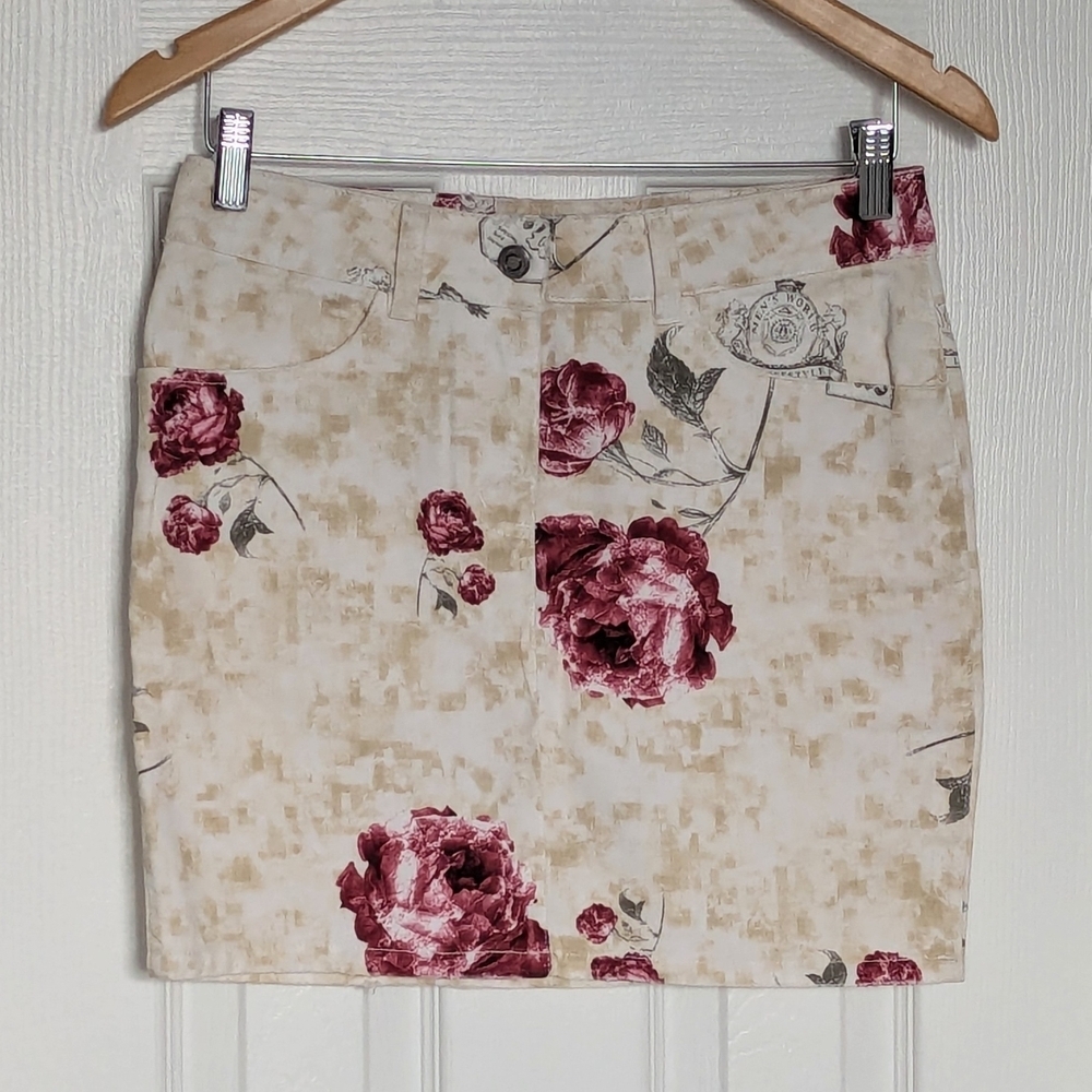 NWOT Patrons of Peace Womens (Size 10/Medium) Cream & Floral Pattern Mini Skirt